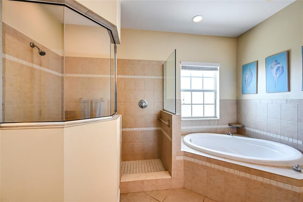 For Sale: $1,795,000 (3 beds, 2 baths, 2288 Square Feet)