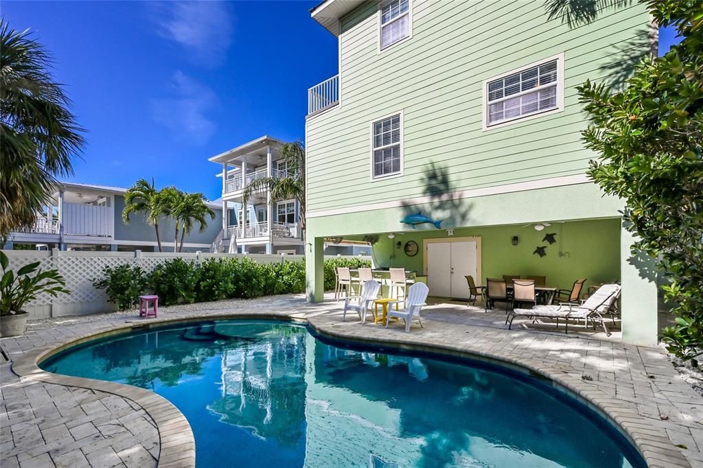 For Sale: $1,795,000 (3 beds, 2 baths, 2288 Square Feet)