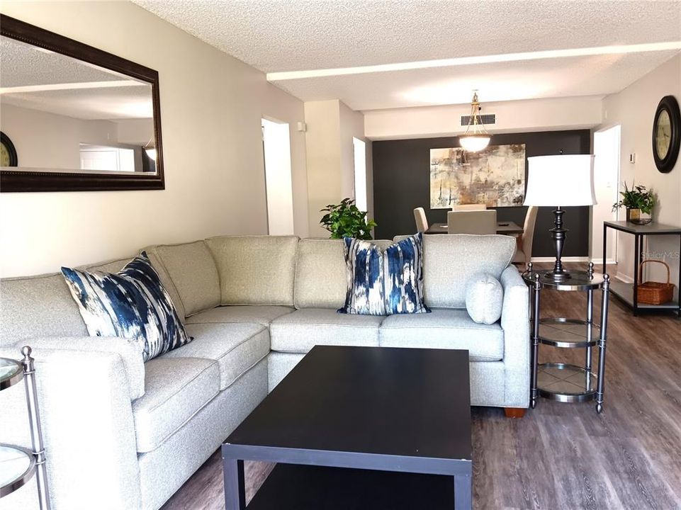 For Rent: $2,700 (2 beds, 2 baths, 1185 Square Feet)