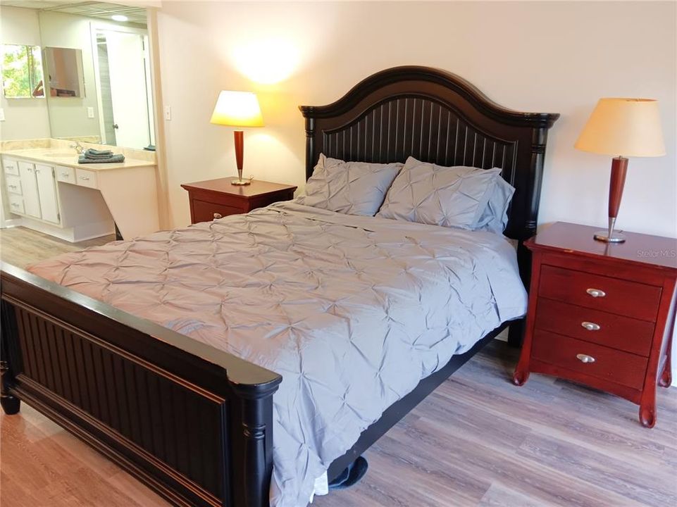 For Rent: $2,700 (2 beds, 2 baths, 1185 Square Feet)