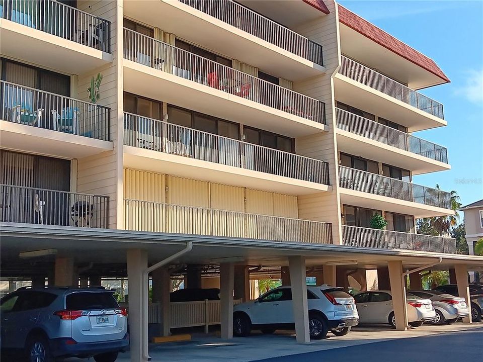 For Rent: $2,700 (2 beds, 2 baths, 1185 Square Feet)