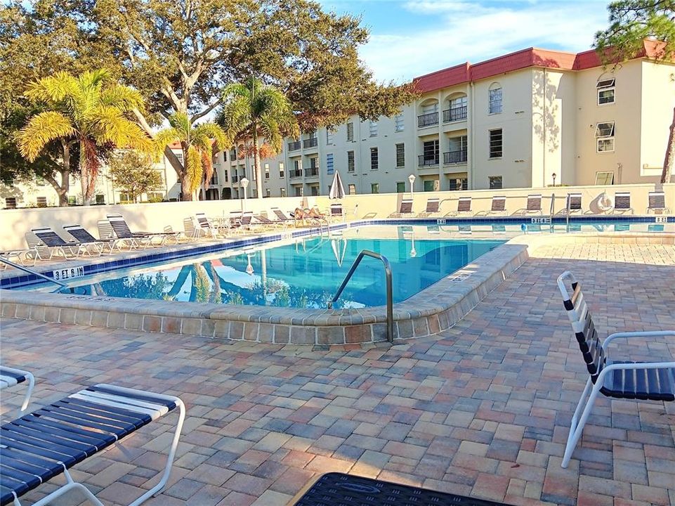 For Rent: $2,700 (2 beds, 2 baths, 1185 Square Feet)