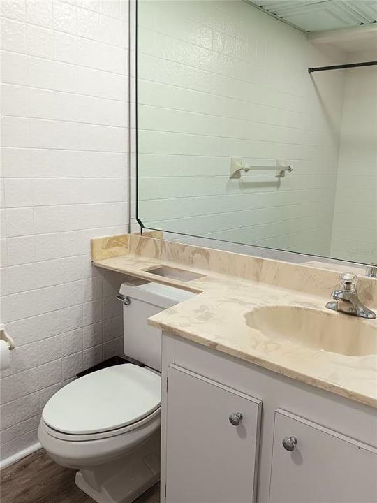 For Rent: $2,700 (2 beds, 2 baths, 1185 Square Feet)