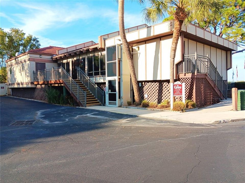 For Rent: $2,700 (2 beds, 2 baths, 1185 Square Feet)