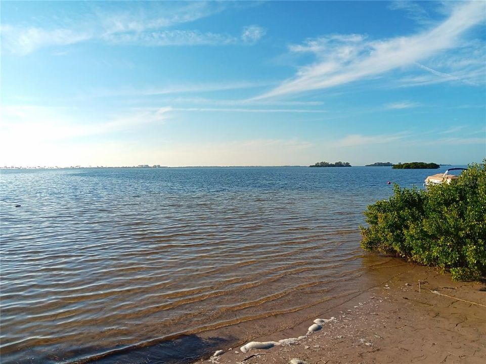 For Rent: $2,700 (2 beds, 2 baths, 1185 Square Feet)