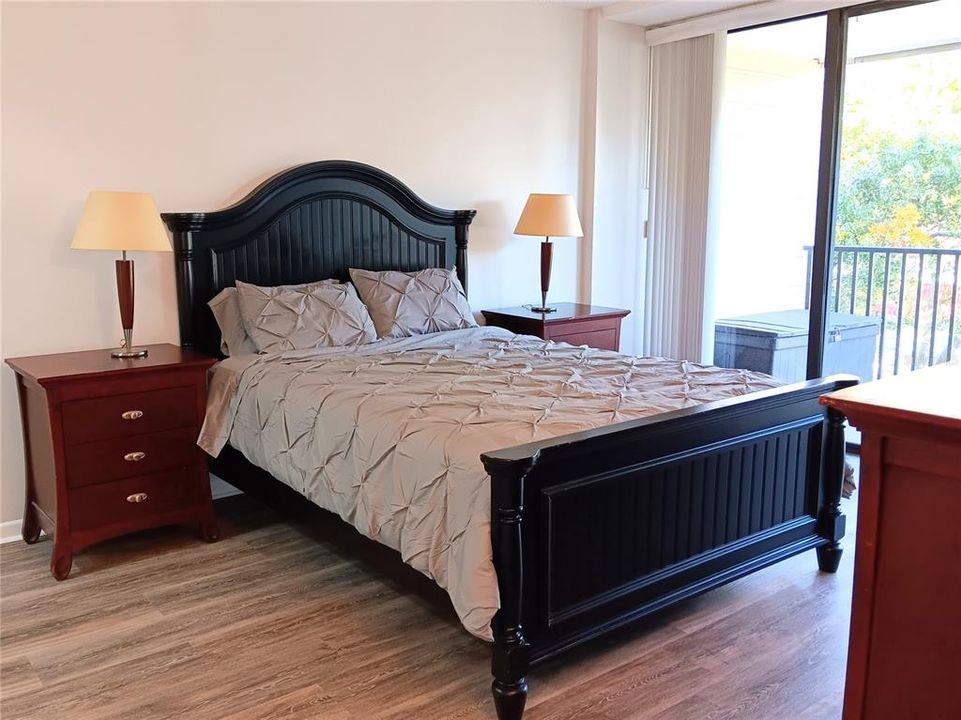 For Rent: $2,700 (2 beds, 2 baths, 1185 Square Feet)