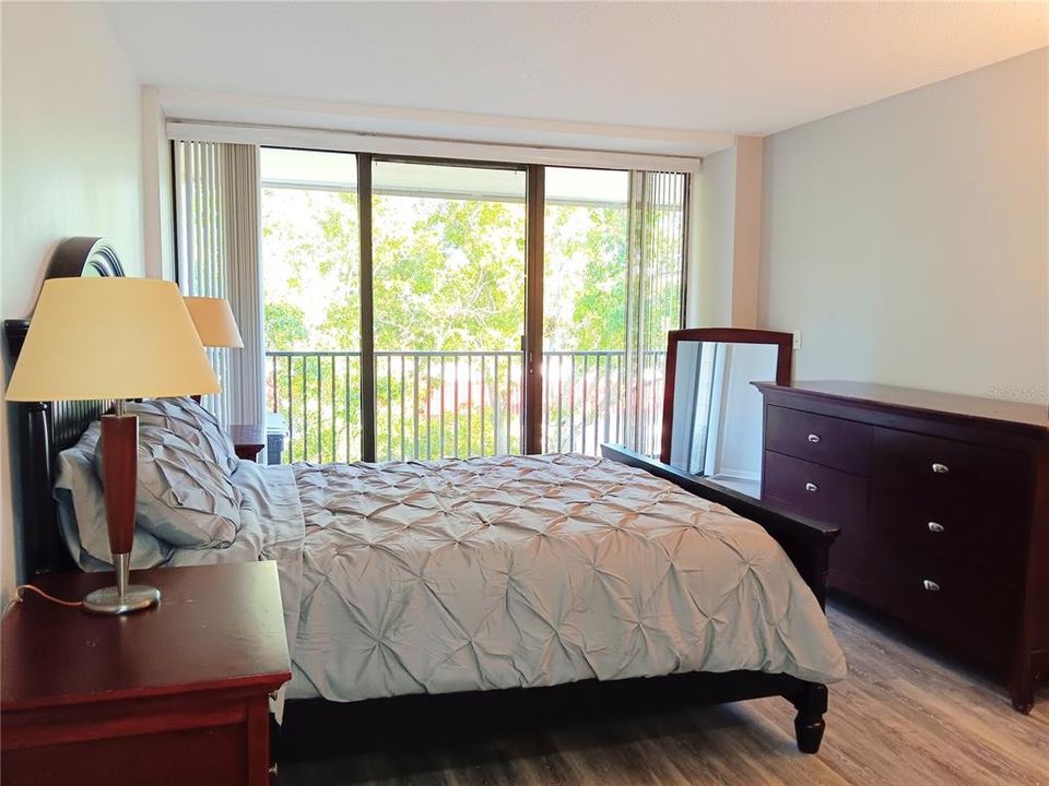 For Rent: $2,700 (2 beds, 2 baths, 1185 Square Feet)