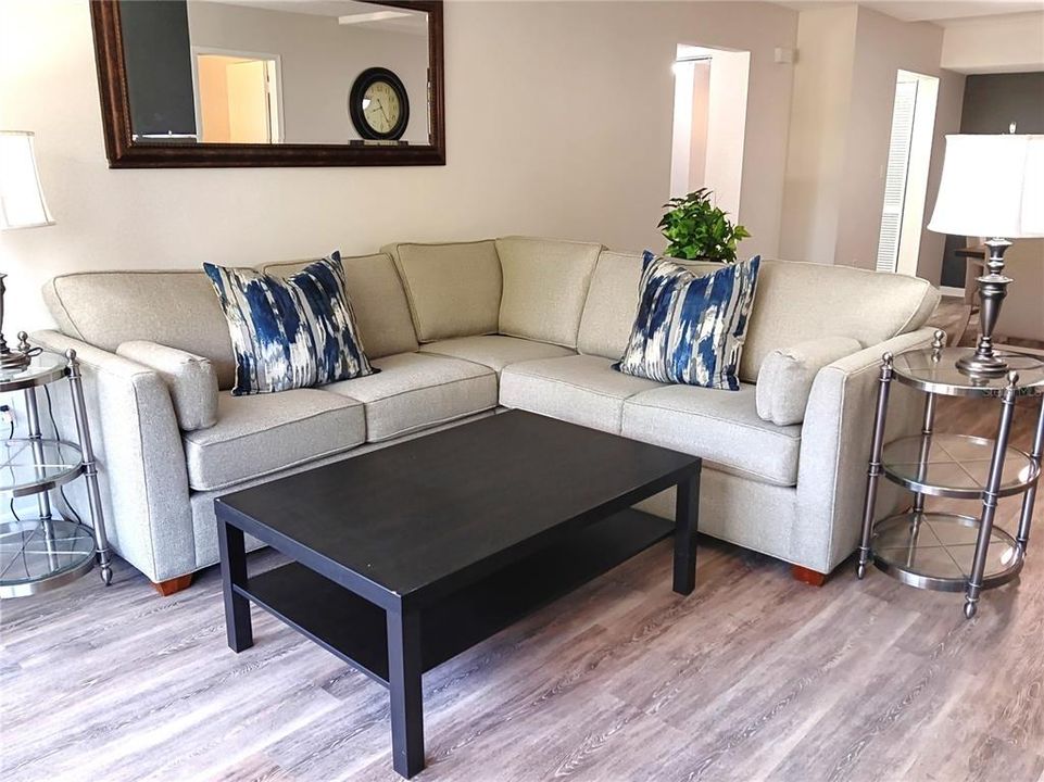 For Rent: $2,700 (2 beds, 2 baths, 1185 Square Feet)