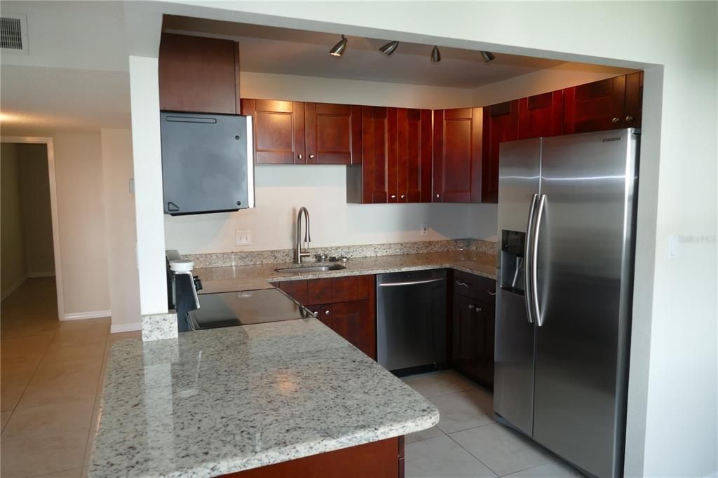 For Rent: $1,575 (2 beds, 1 baths, 1087 Square Feet)