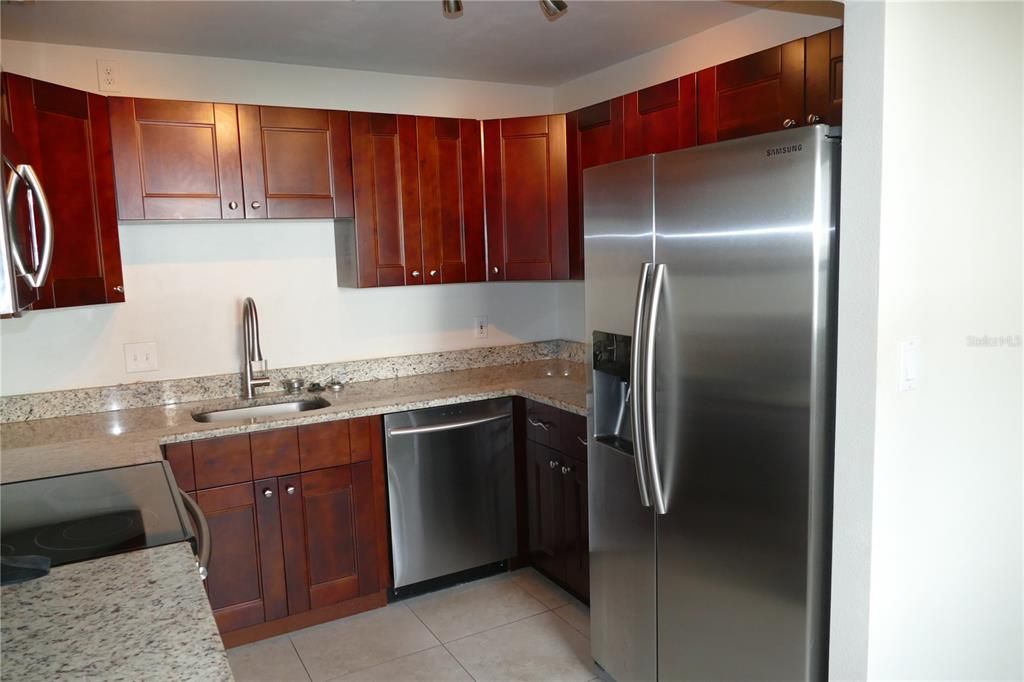 For Rent: $1,575 (2 beds, 1 baths, 1087 Square Feet)