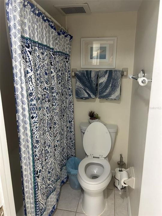 For Rent: $7,000 (2 beds, 2 baths, 1050 Square Feet)