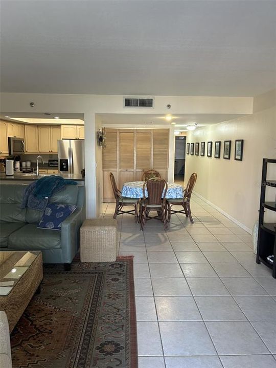 For Rent: $7,000 (2 beds, 2 baths, 1050 Square Feet)