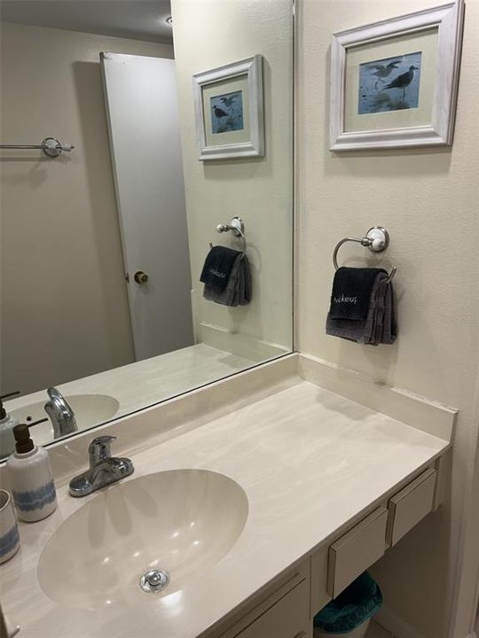 For Rent: $7,000 (2 beds, 2 baths, 1050 Square Feet)