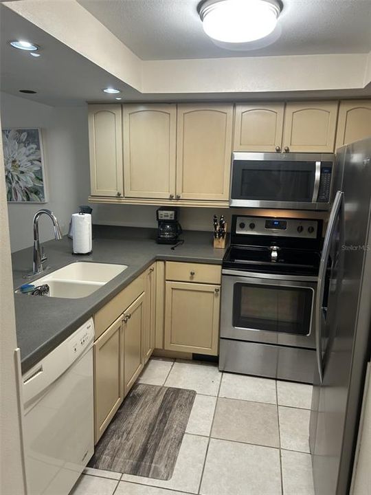 For Rent: $7,000 (2 beds, 2 baths, 1050 Square Feet)