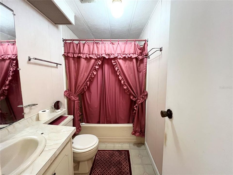 На продажу: $129,000 (2 спален, 2 ванн, 1248 Квадратных фут)