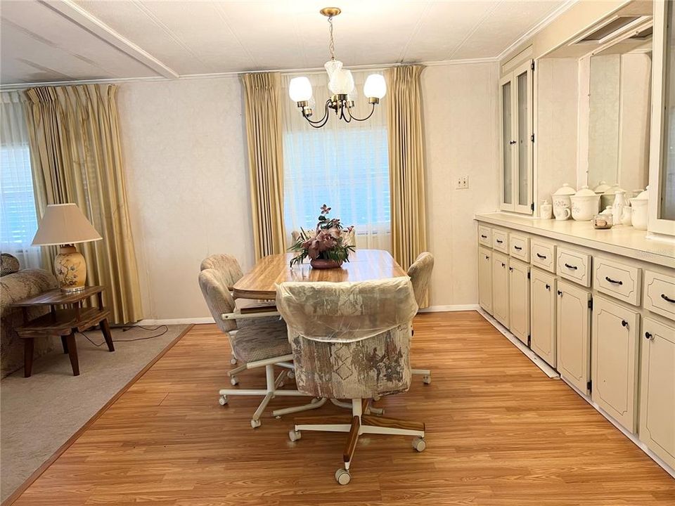 На продажу: $129,000 (2 спален, 2 ванн, 1248 Квадратных фут)