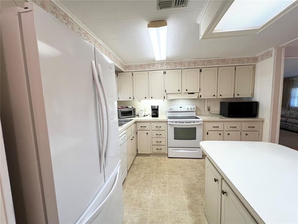 На продажу: $129,000 (2 спален, 2 ванн, 1248 Квадратных фут)