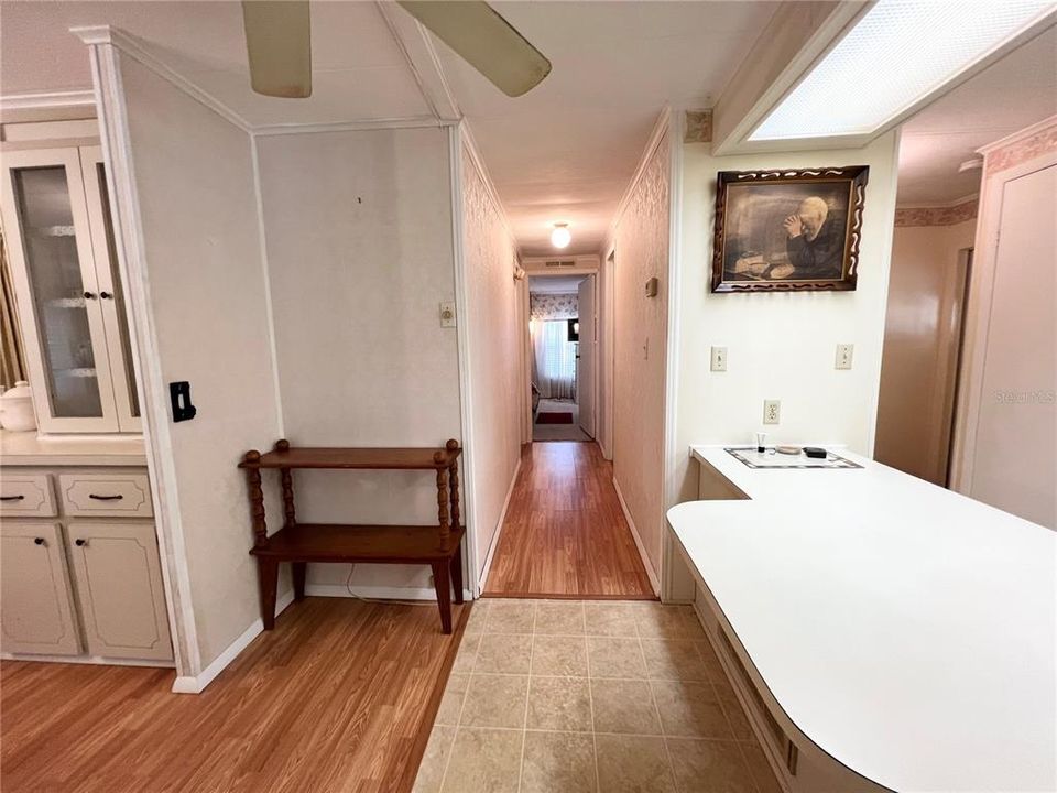 На продажу: $129,000 (2 спален, 2 ванн, 1248 Квадратных фут)