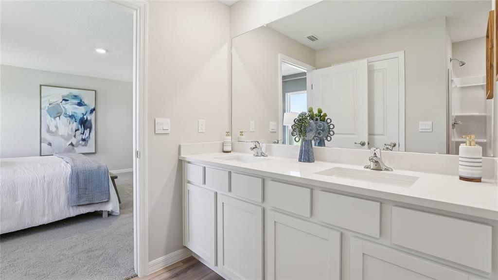 For Sale: $319,070 (5 beds, 3 baths, 2077 Square Feet)