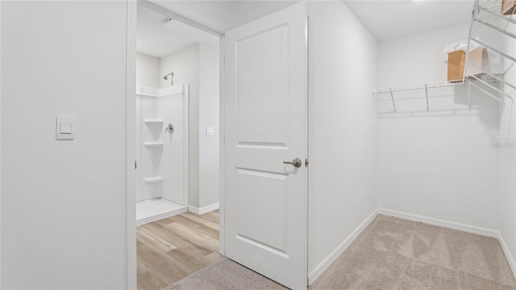 For Sale: $319,070 (5 beds, 3 baths, 2077 Square Feet)