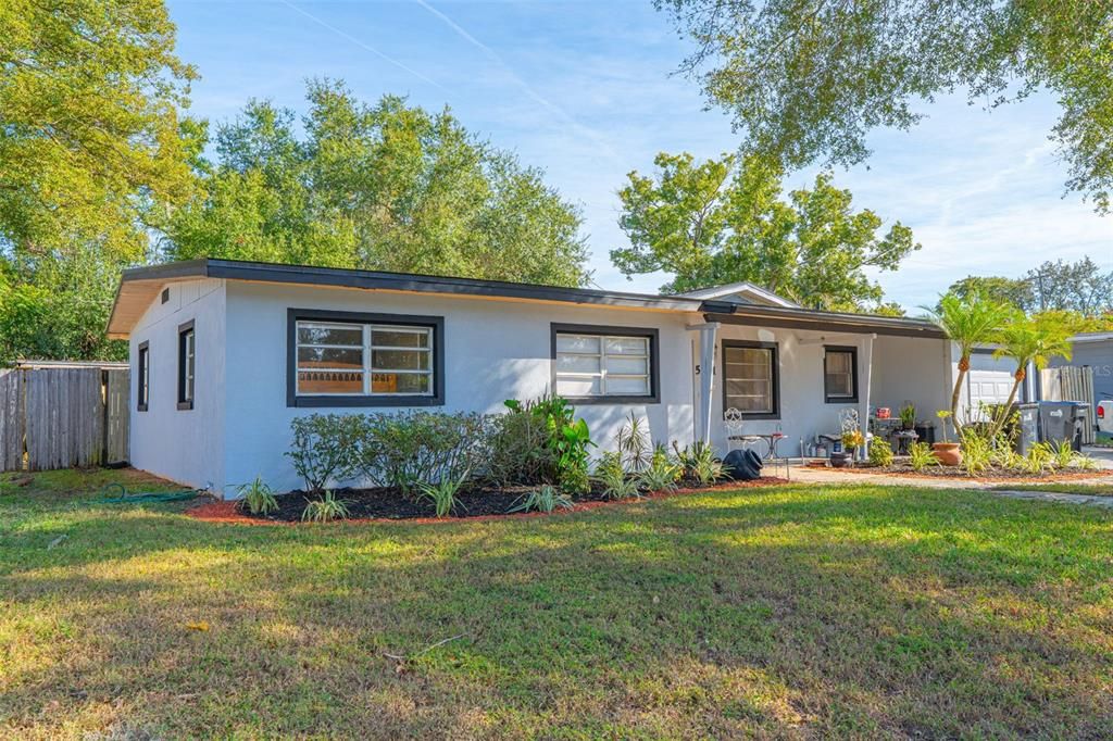 For Sale: $389,900 (4 beds, 2 baths, 1834 Square Feet)