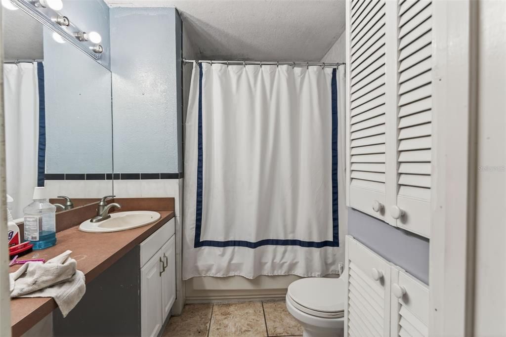 For Sale: $389,900 (4 beds, 2 baths, 1834 Square Feet)