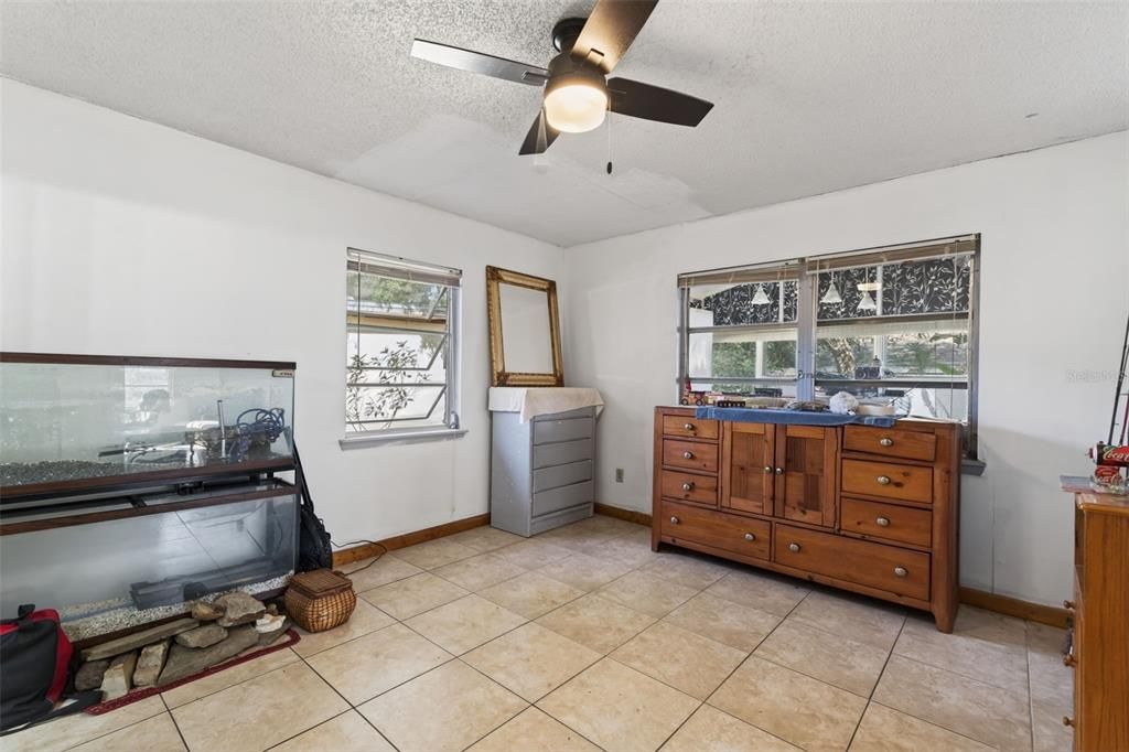 For Sale: $389,900 (4 beds, 2 baths, 1834 Square Feet)