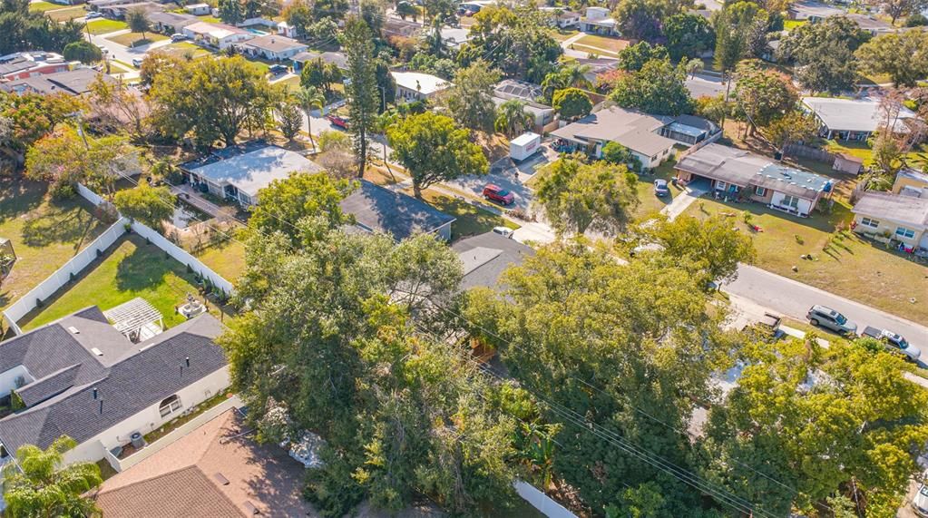 For Sale: $389,900 (4 beds, 2 baths, 1834 Square Feet)