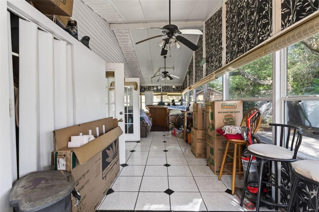 For Sale: $389,900 (4 beds, 2 baths, 1834 Square Feet)