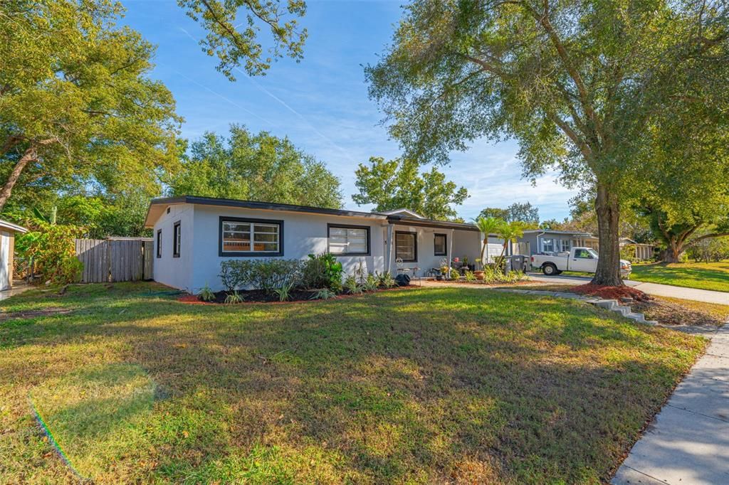 For Sale: $389,900 (4 beds, 2 baths, 1834 Square Feet)