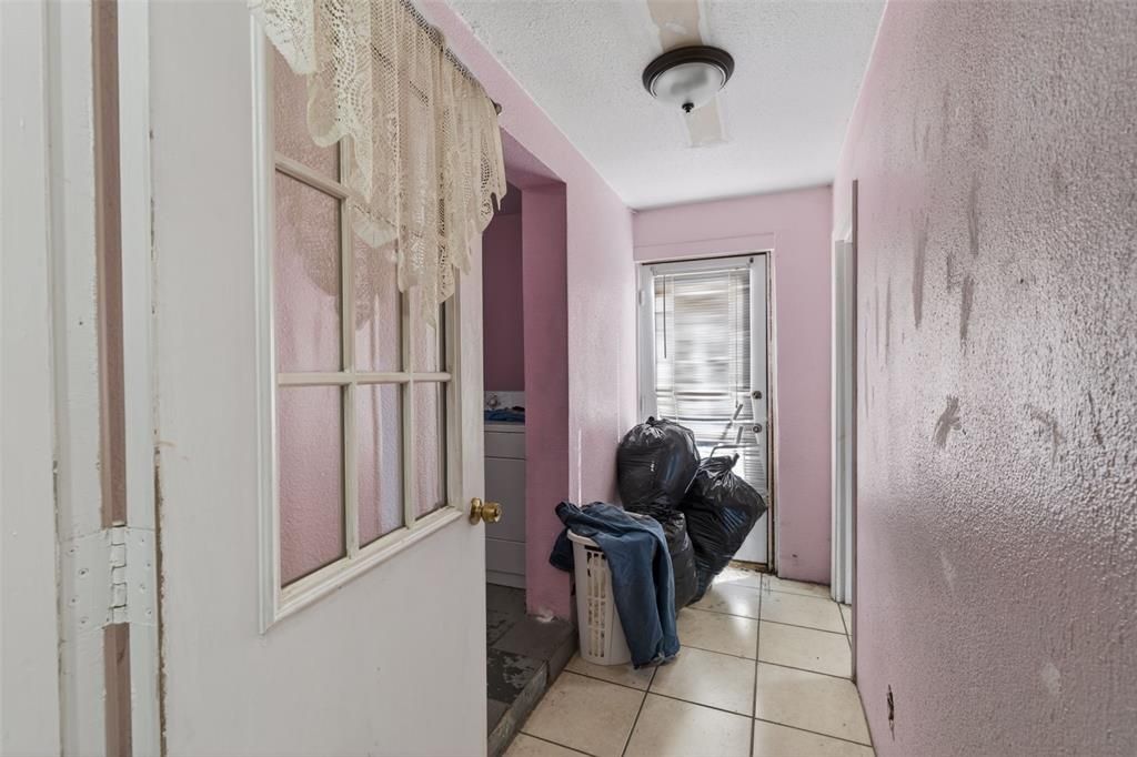 For Sale: $389,900 (4 beds, 2 baths, 1834 Square Feet)