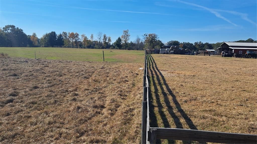 待售: $348,600 (9.96 acres)