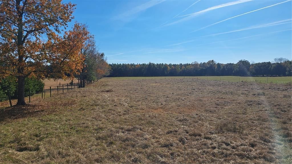 待售: $348,600 (9.96 acres)