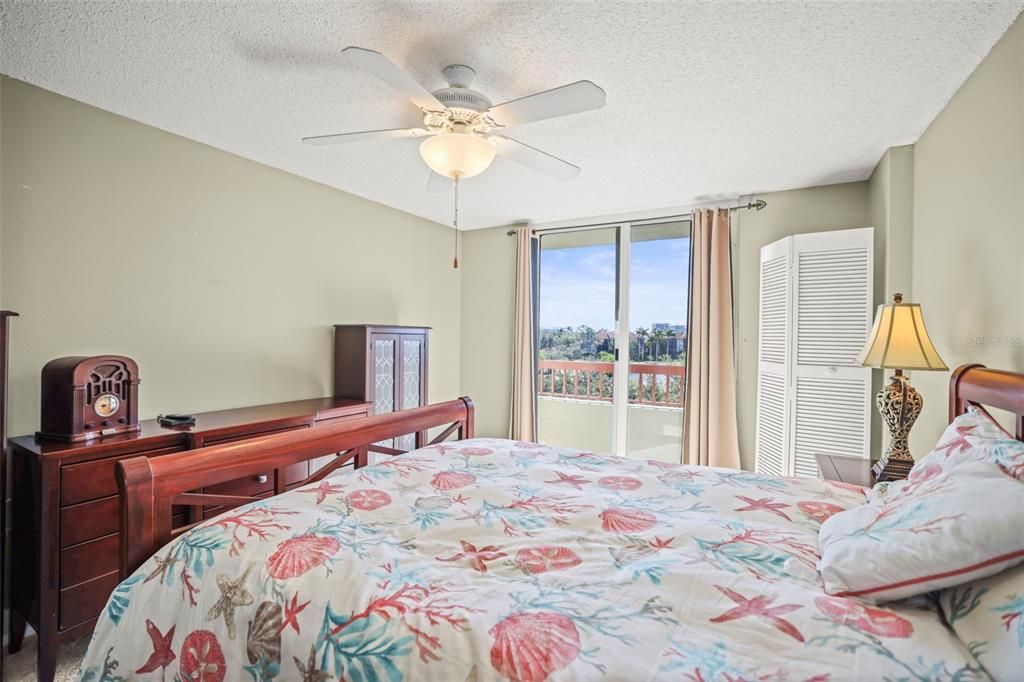 Active With Contract: $167,950 (1 beds, 1 baths, 760 Square Feet)