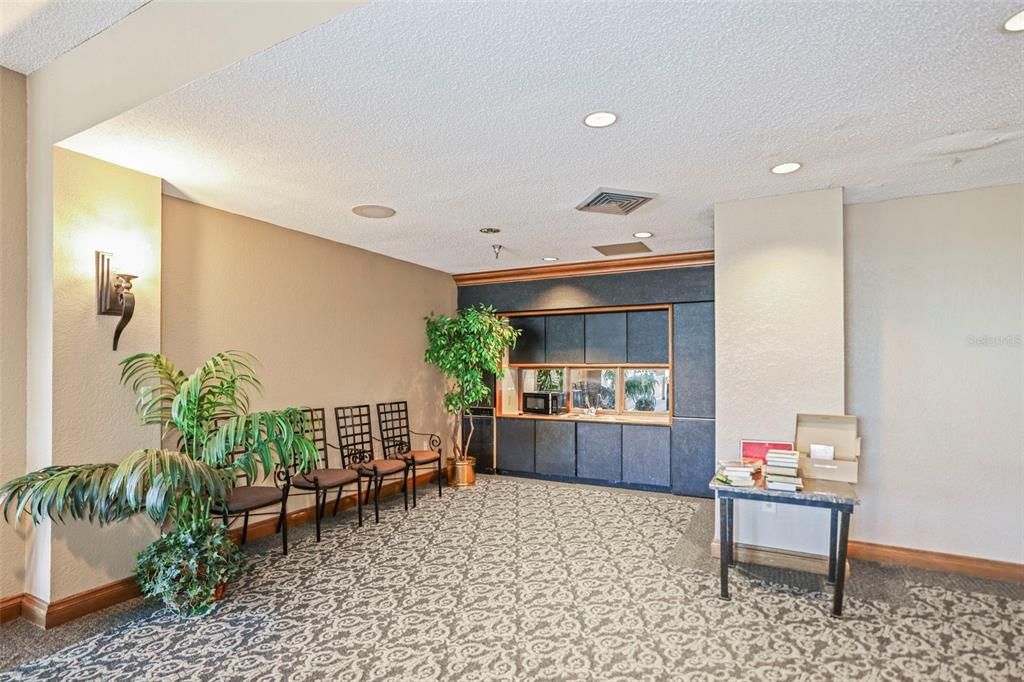 Active With Contract: $167,950 (1 beds, 1 baths, 760 Square Feet)