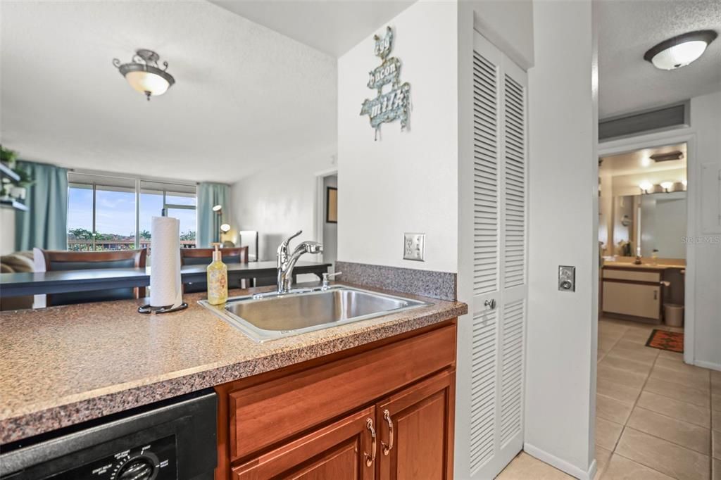 Active With Contract: $167,950 (1 beds, 1 baths, 760 Square Feet)