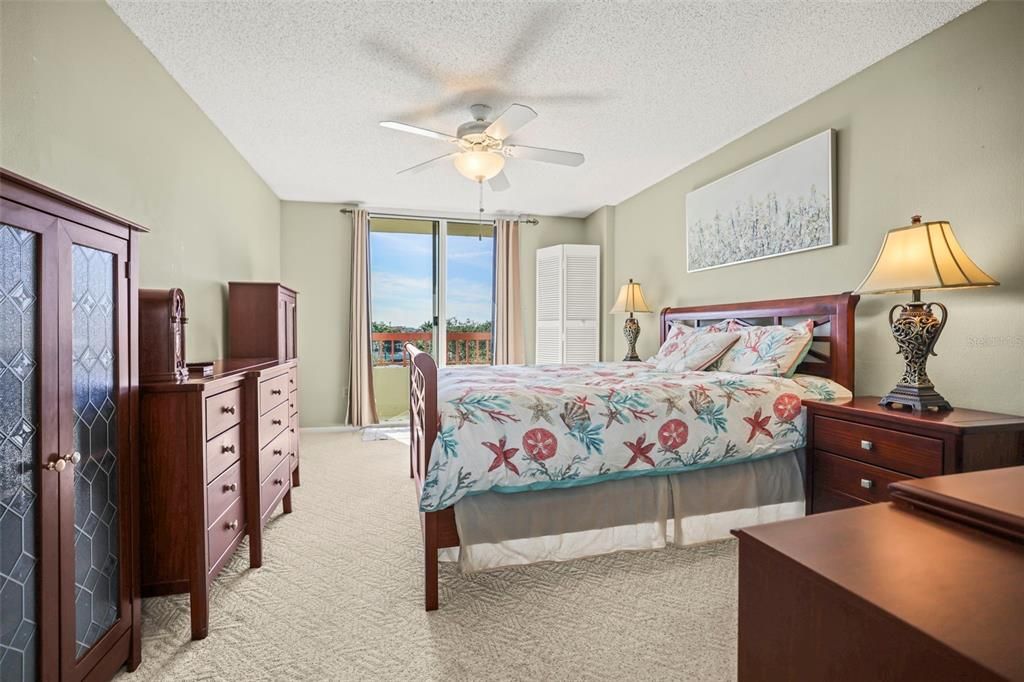 Active With Contract: $167,950 (1 beds, 1 baths, 760 Square Feet)