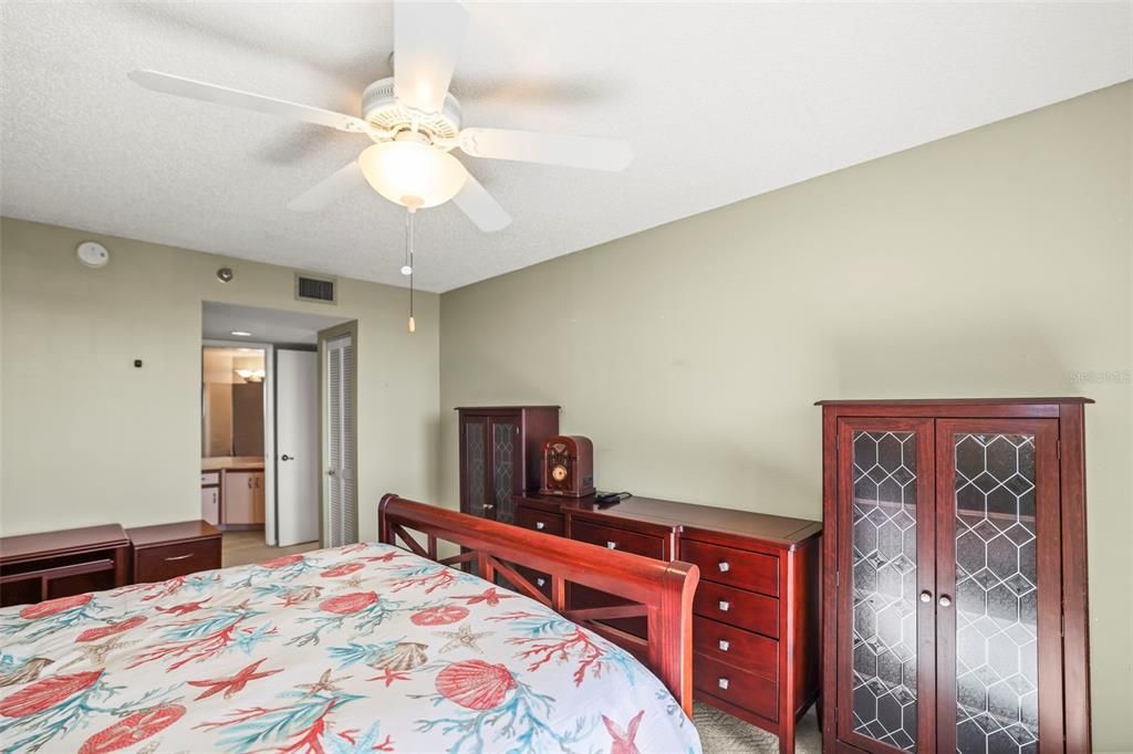 Active With Contract: $167,950 (1 beds, 1 baths, 760 Square Feet)