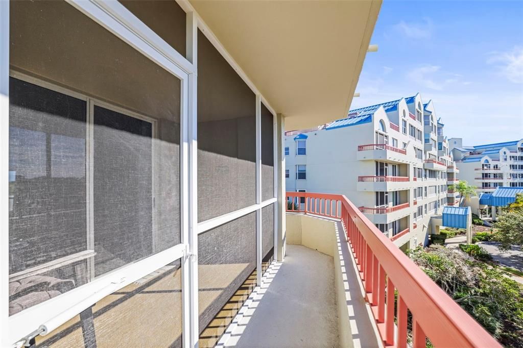 Active With Contract: $167,950 (1 beds, 1 baths, 760 Square Feet)