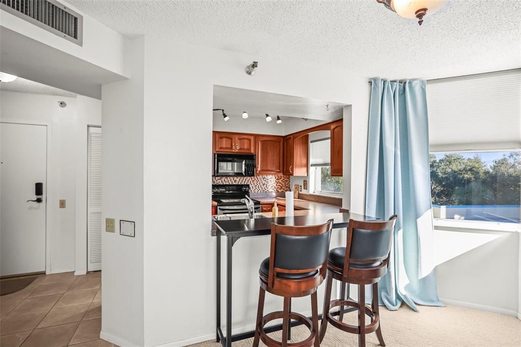 Active With Contract: $167,950 (1 beds, 1 baths, 760 Square Feet)