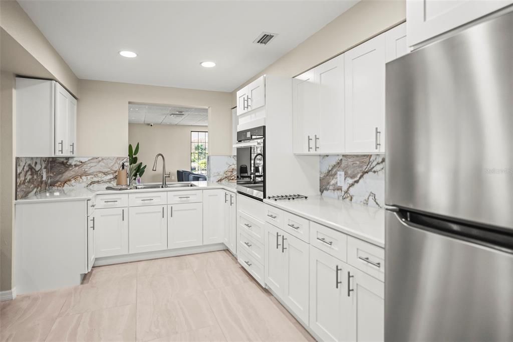 Active With Contract: $167,950 (1 beds, 1 baths, 760 Square Feet)