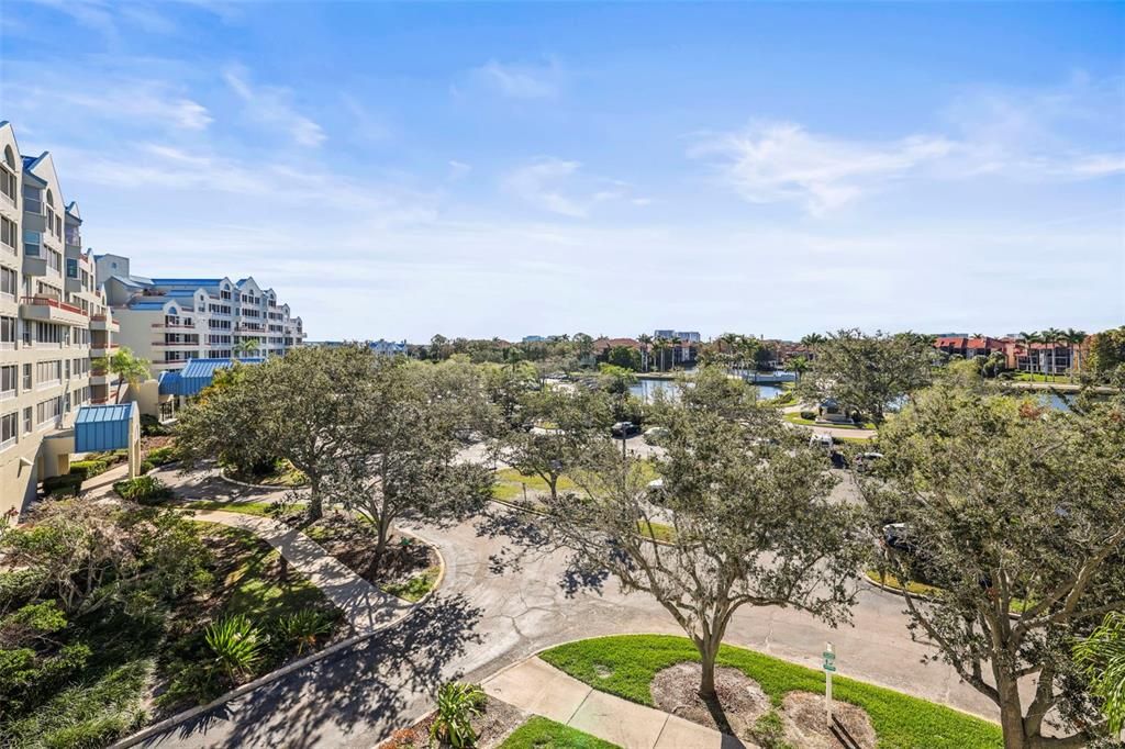 Active With Contract: $167,950 (1 beds, 1 baths, 760 Square Feet)