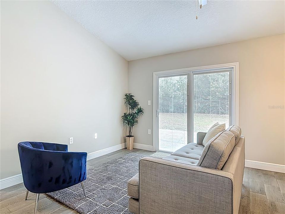 For Sale: $289,900 (3 beds, 2 baths, 1032 Square Feet)