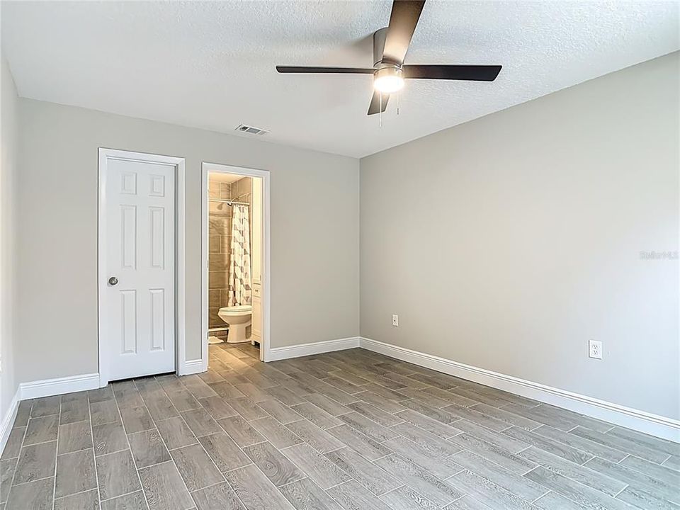 For Sale: $289,900 (3 beds, 2 baths, 1032 Square Feet)