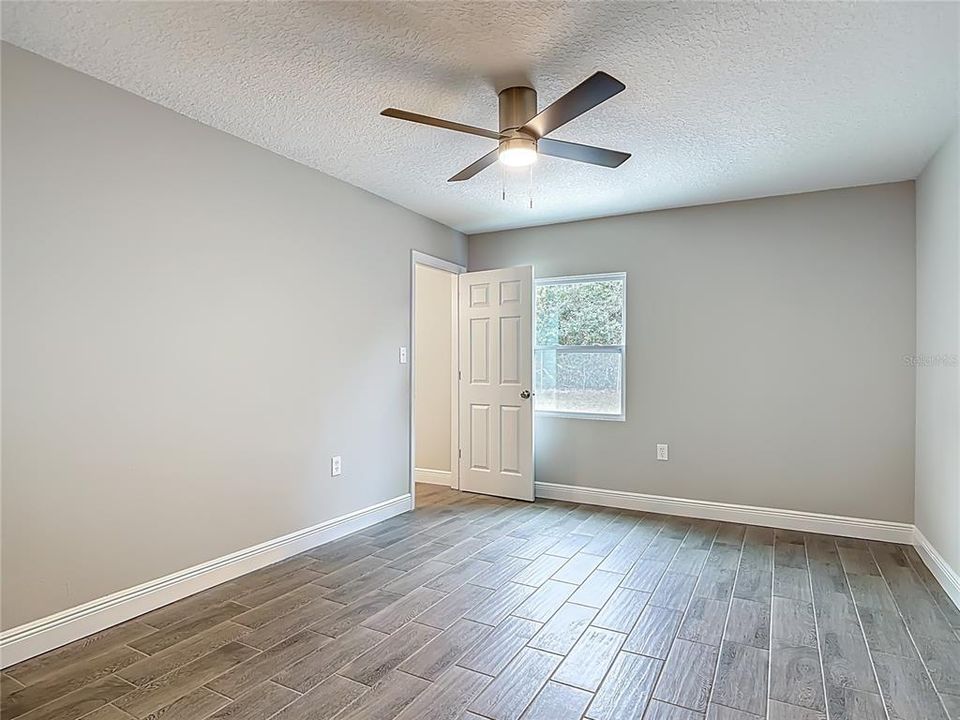 For Sale: $289,900 (3 beds, 2 baths, 1032 Square Feet)