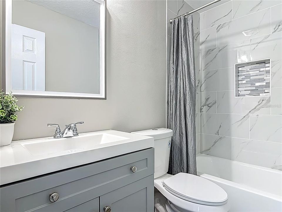 For Sale: $289,900 (3 beds, 2 baths, 1032 Square Feet)