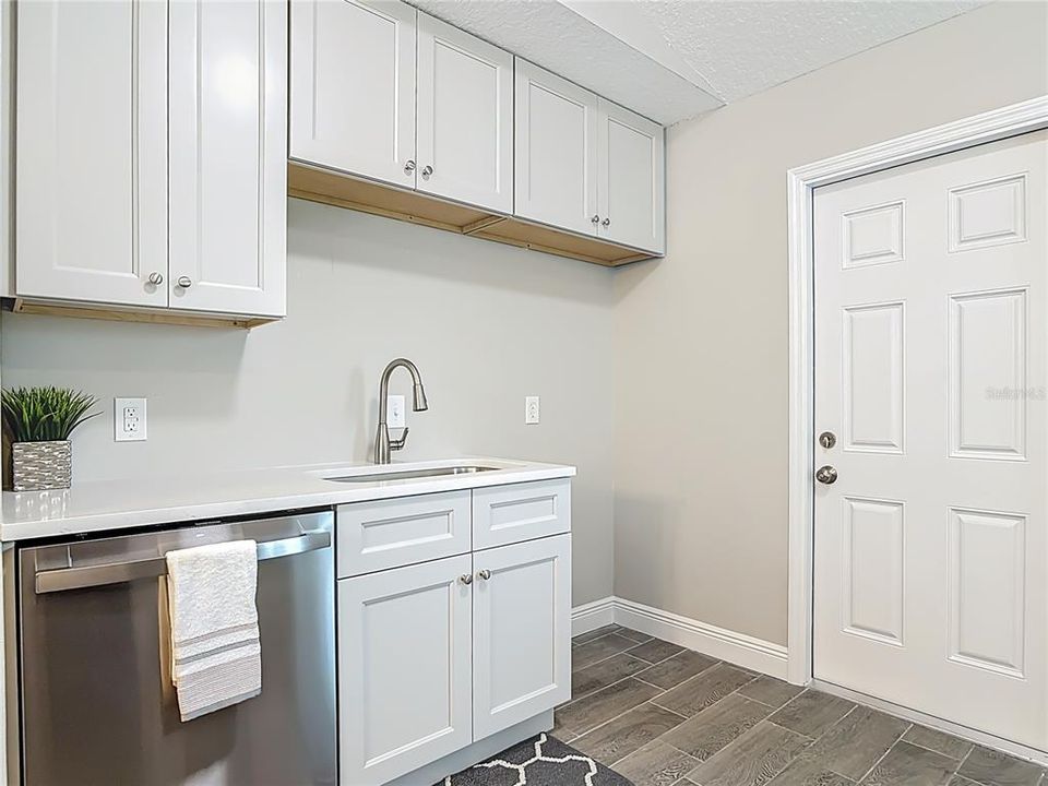 For Sale: $289,900 (3 beds, 2 baths, 1032 Square Feet)