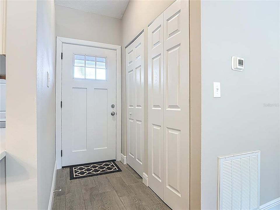 For Sale: $289,900 (3 beds, 2 baths, 1032 Square Feet)