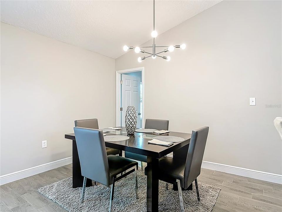 For Sale: $289,900 (3 beds, 2 baths, 1032 Square Feet)