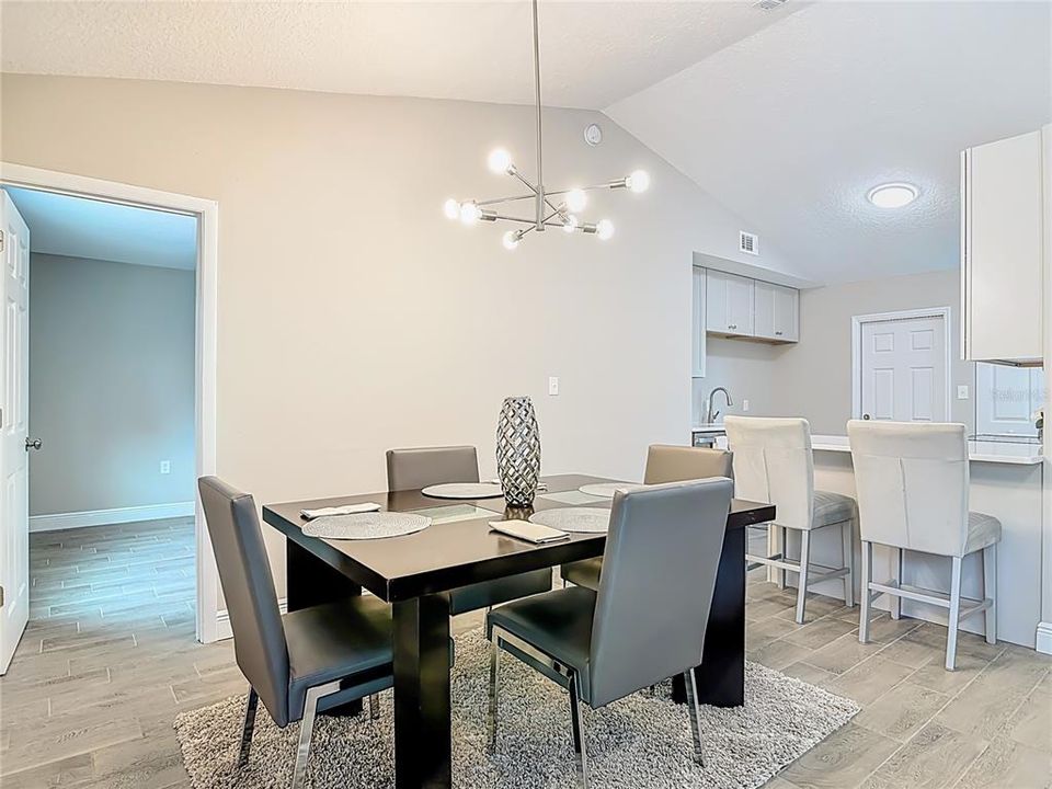 For Sale: $289,900 (3 beds, 2 baths, 1032 Square Feet)